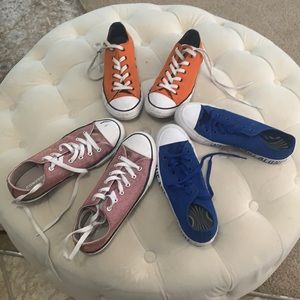 Collection of  size 6 converse sold in bundle
